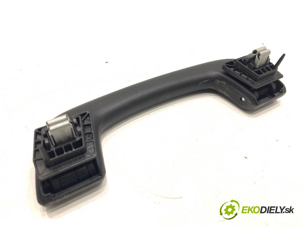 BMW G30 sedan 2022 140 kW 520 d xDrive 1995 držák držadlo čalounění přední část levá strana