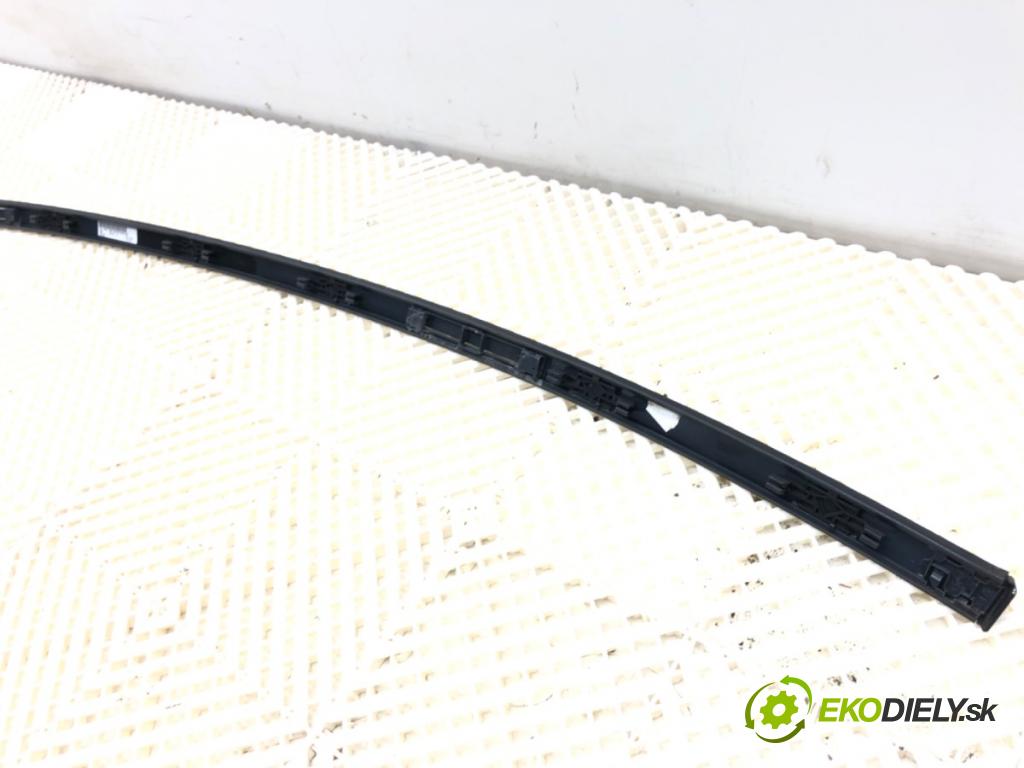 BMW G30 sedan 2022 140 kW 520 d xDrive 1995 lišta střešní pravá 7433742