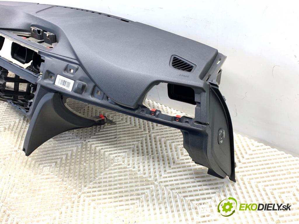 BMW F31 Kombi 2014 135 kW 320 d xDrive 1995 palubní doska POLŠTÁŘ: spolujezdce 9218490