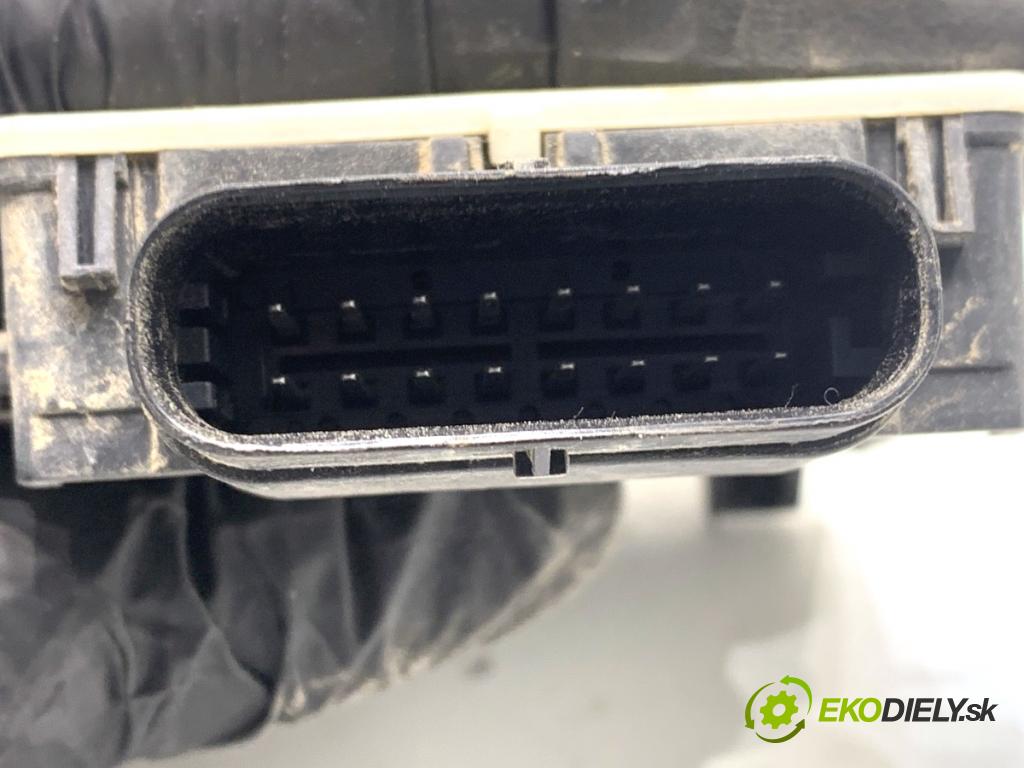 BMW G30 sedan 2022 140 kW 520 d xDrive 1995 ASYSTENT: PASA rýchlosti 5A52AC7