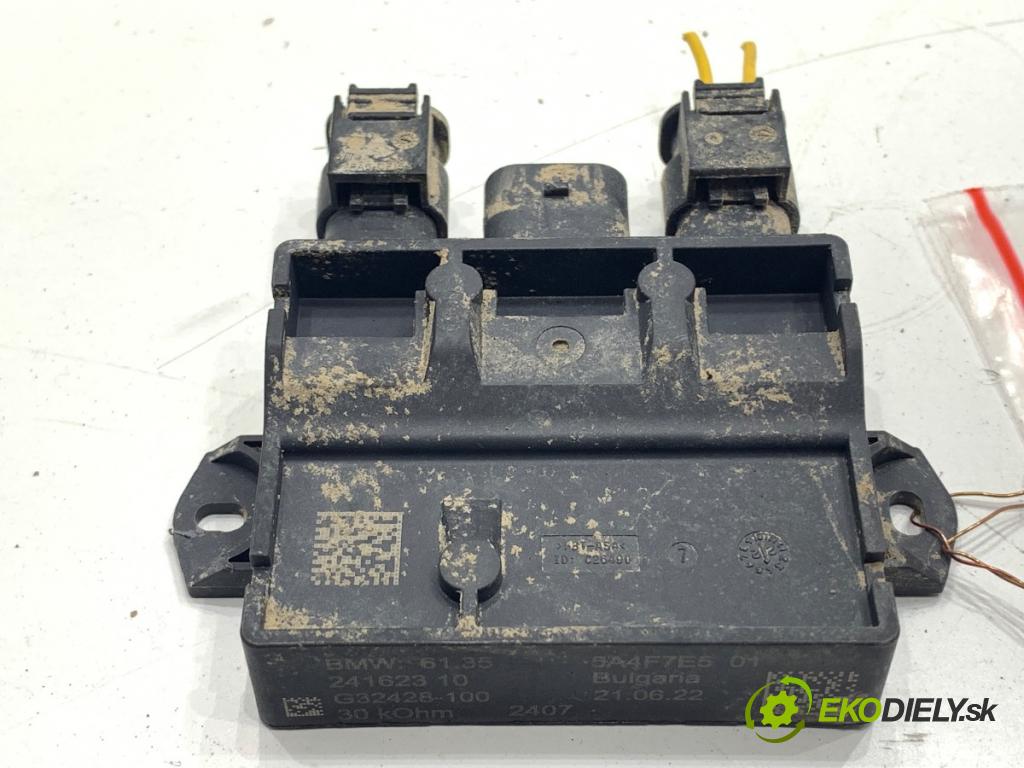 BMW G30 sedan 2022 140 kW 520 d xDrive 1995 modul snímač otevírání dveří 24162310