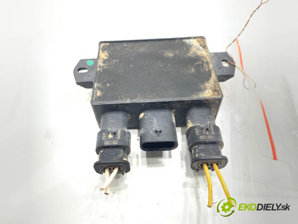 BMW G30 sedan 2022 140 kW 520 d xDrive 1995 modul snímač otevírání dveří 24162310