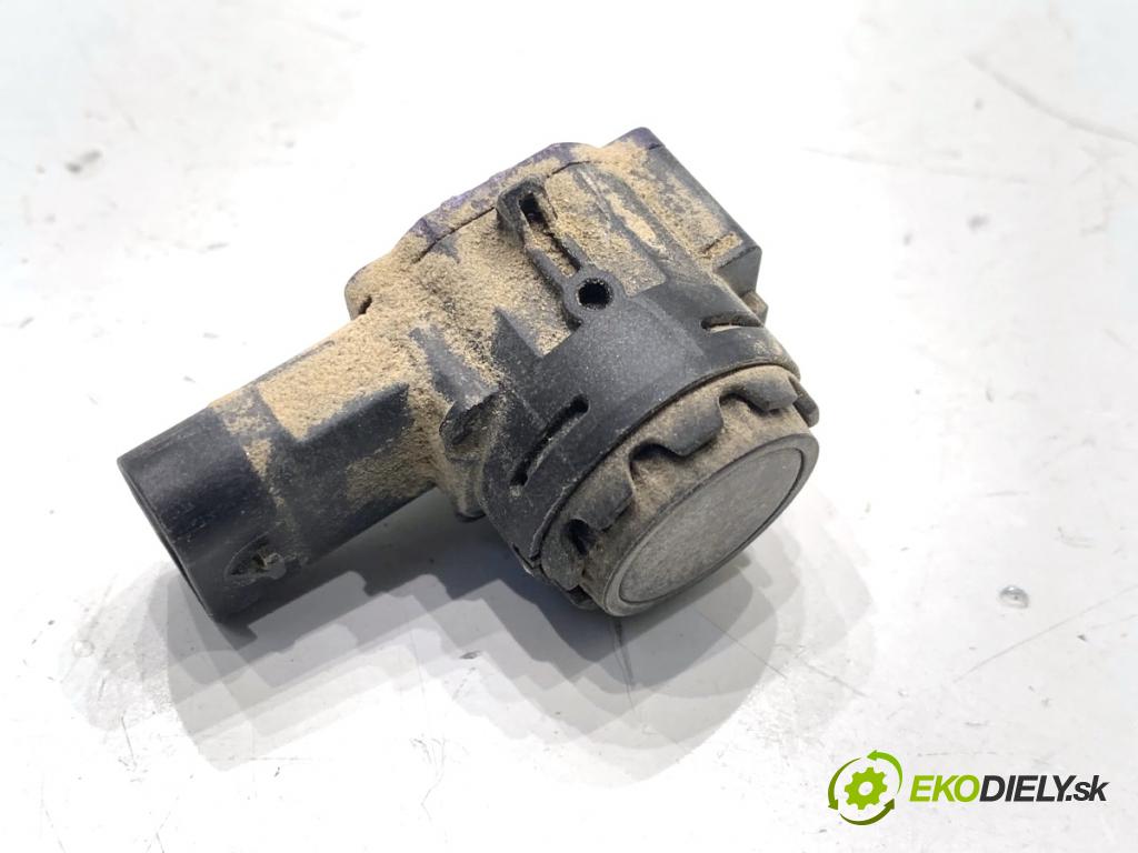 BMW G30 sedan 2022 140 kW 520 d xDrive 1995 Snímač PDC 9826961