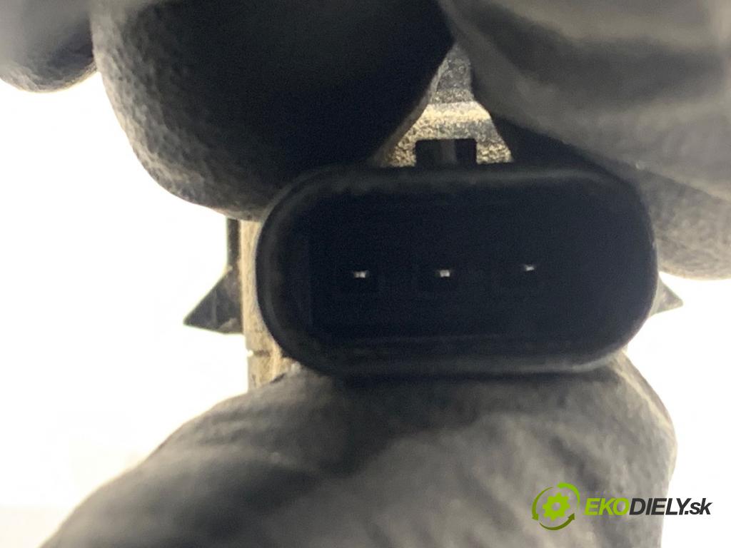 BMW G30 sedan 2022 140 kW 520 d xDrive 1995 Snímač PDC 9826961