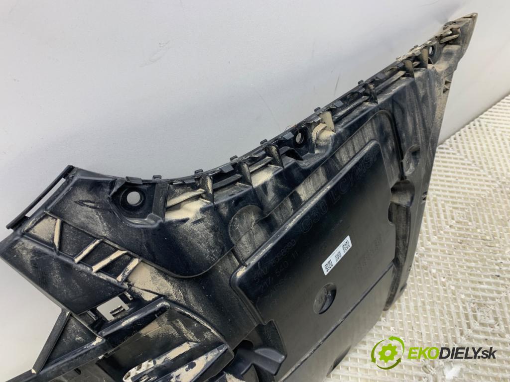 BMW G30 sedan 2022 140 kW 520 d xDrive 1995 úchyt nárazníka pravý zadní část 8098690