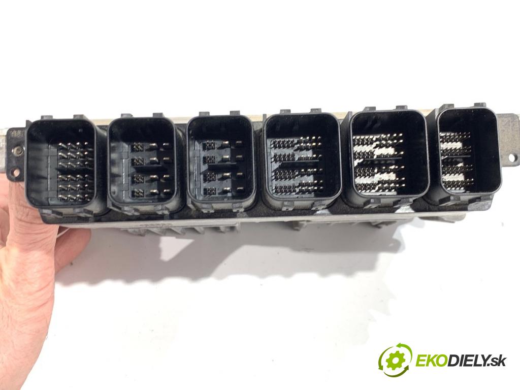 BMW G30 sedan 2022 140 kW 520 d xDrive 1995 riadiaca jednotka Motor 7100408 (Riadiaca jednotka)