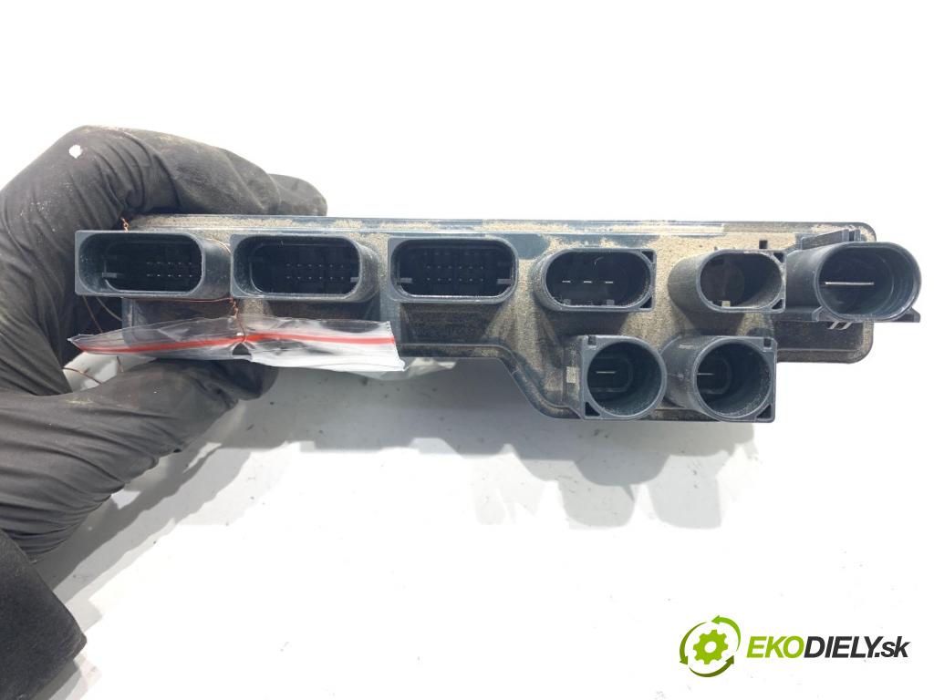 BMW G30 sedan 2022 140 kW 520 d xDrive 1995 Modul Rozdeľovač PRĄDU 7100408