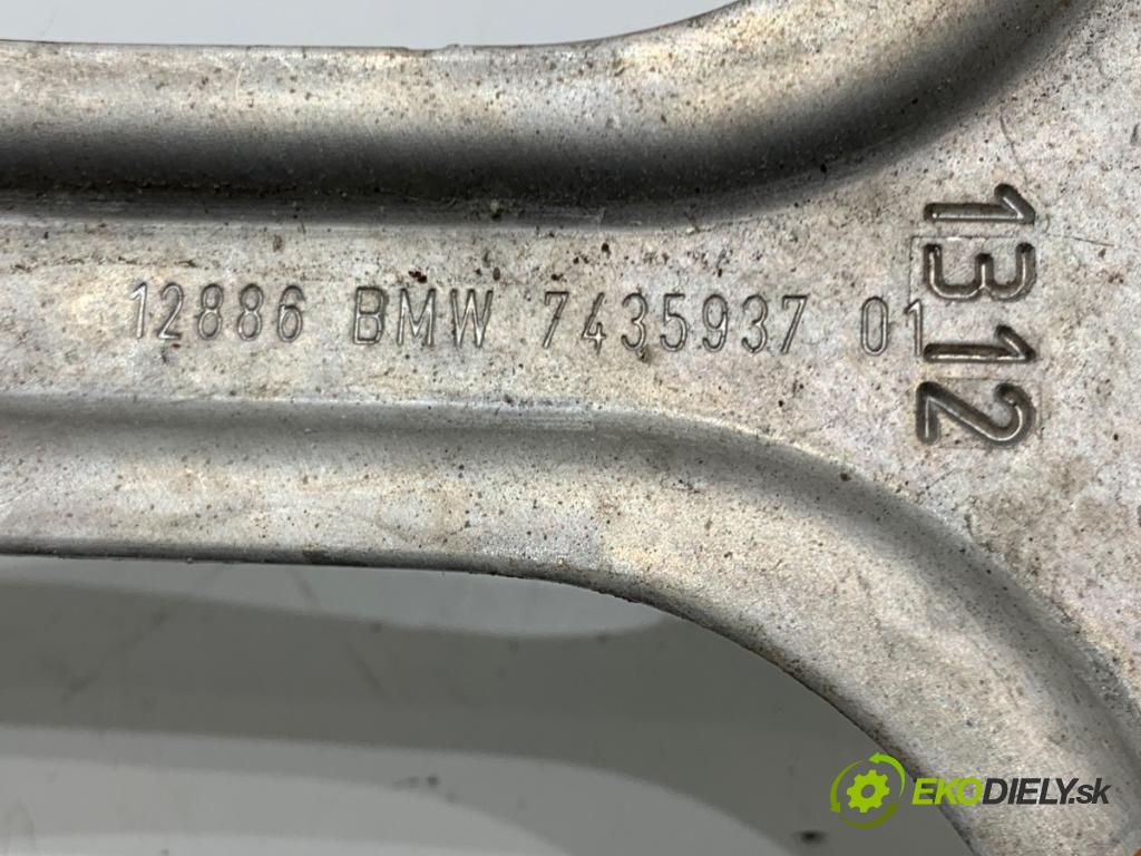 BMW G30 sedan 2022 140 kW 520 d xDrive 1995 držiak podpera PASA 7435937