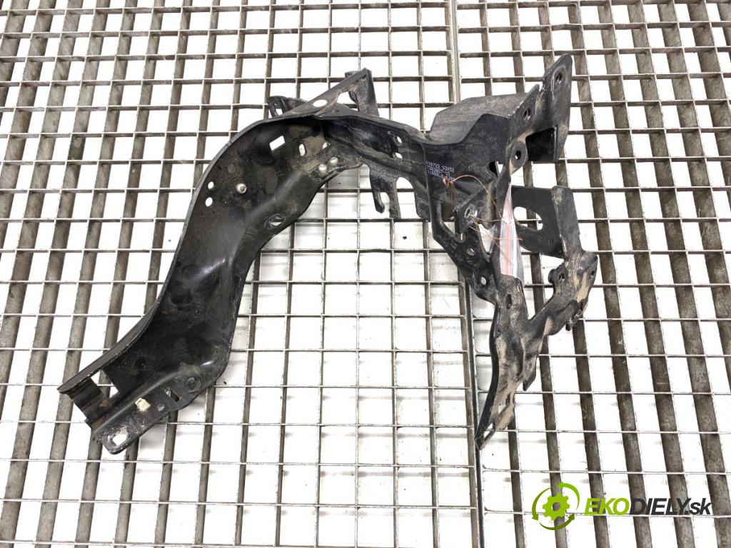 BMW G30 sedan 2022 140 kW 520 d xDrive 1995 uchycení držák přední část levá strana 7383857