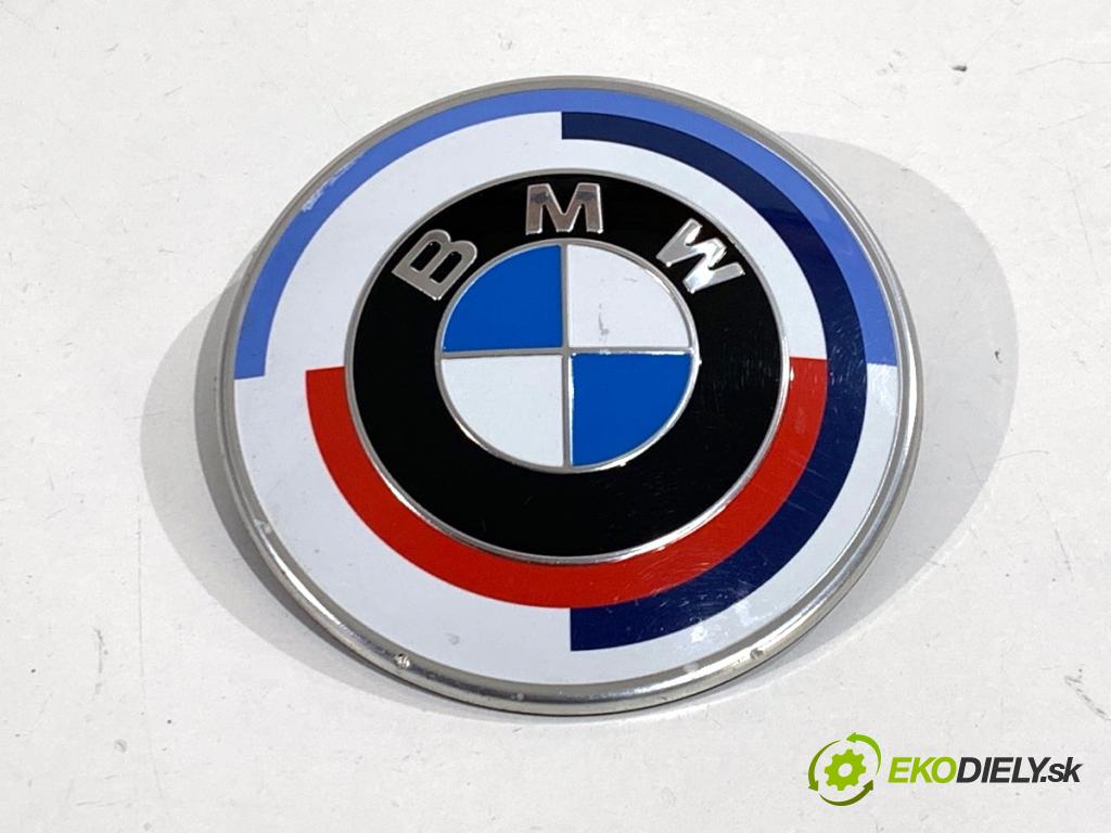 BMW G30 sedan 2022 140 kW 520 d xDrive 1995 znak přední část 8087194