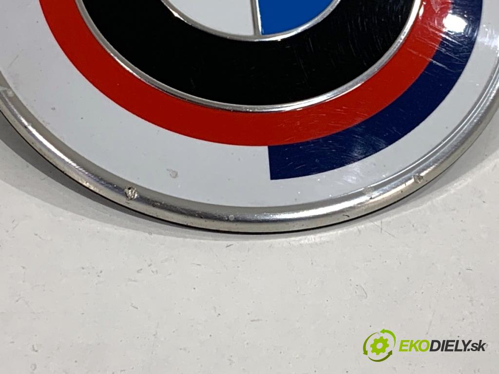 BMW G30 sedan 2022 140 kW 520 d xDrive 1995 znak přední část 8087194