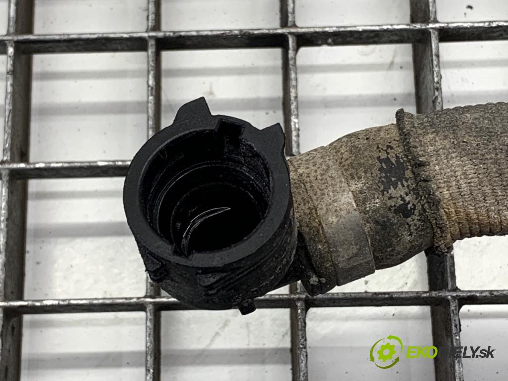 BMW G30 sedan 2022 140 kW 520 d xDrive 1995 Rúra vody 9471114