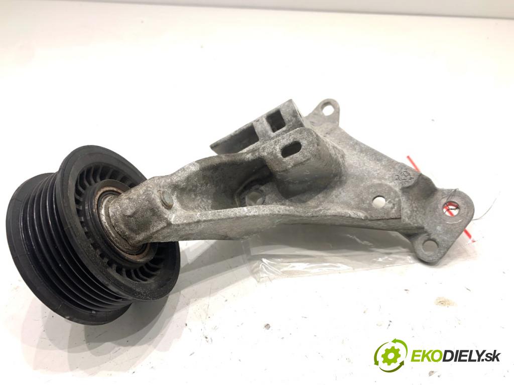 NISSAN QASHQAI J12 SUV 2024 103 kW 1.3 DIG-T 1332 držák uchycení alternátora 117106794R