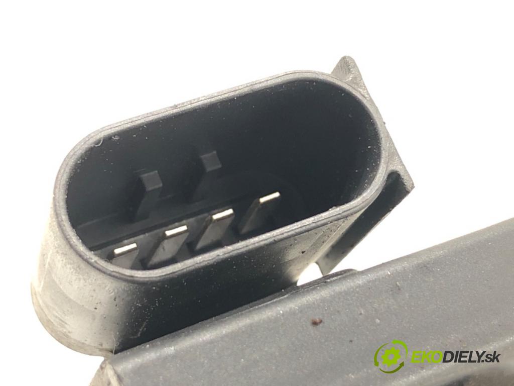 NISSAN QASHQAI J12 SUV 2024 103 kW 1.3 DIG-T 1332 cívka zapalovací 224332935R (Zážehová cívka)