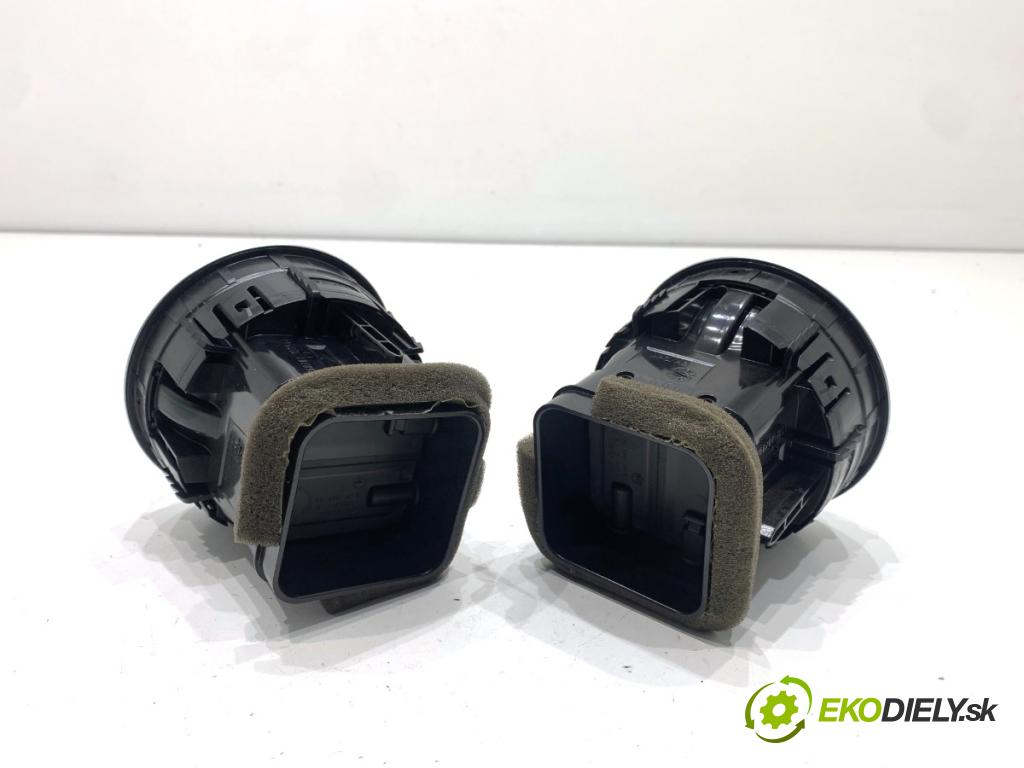 AUDI A3 8V sedan 2016 140 kW 2.0 TFSI quattro 1984 kratký topení přední část střední 8V0820901C