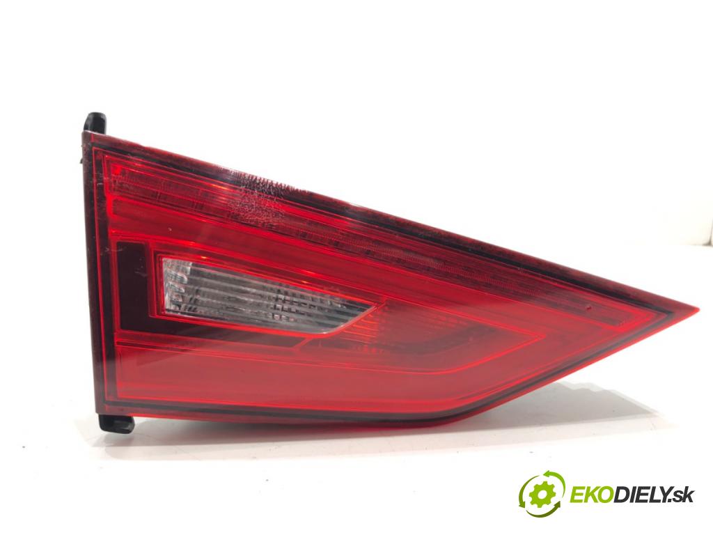 AUDI A3 8V sedan 2016 140 kW 2.0 TFSI quattro 1984 světlo zadní část levá strana vnitřní 8V5945093 (Klika dveří ostatní)