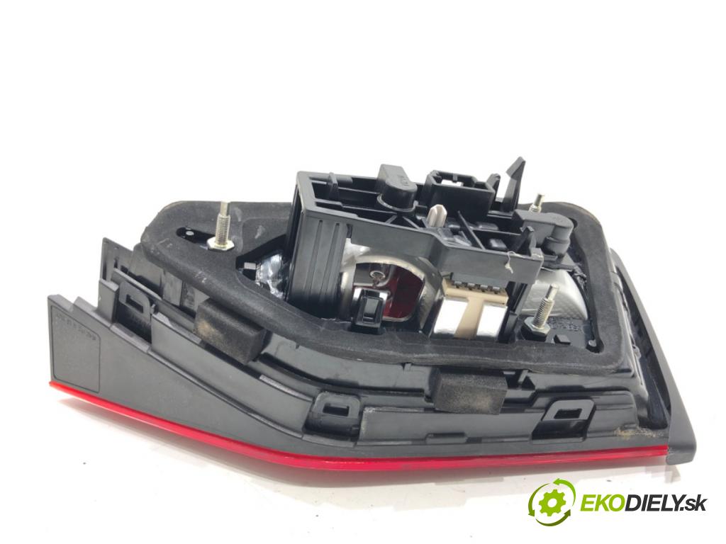 AUDI A3 8V sedan 2016 140 kW 2.0 TFSI quattro 1984 světlo zadní část levá strana vnitřní 8V5945093 (Klika dveří ostatní)