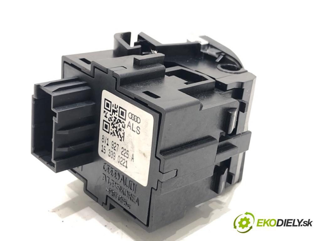 AUDI A3 8V sedan 2016 140 kW 2.0 TFSI quattro 1984 Spínač brzdy ručnej brzdy 8V1927225A (Prepínacie páčky pod volantom)