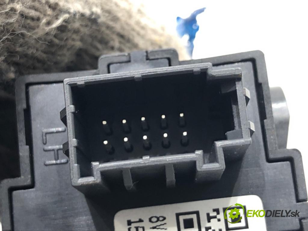 AUDI A3 8V sedan 2016 140 kW 2.0 TFSI quattro 1984 Spínač brzdy ručnej brzdy 8V1927225A (Prepínacie páčky pod volantom)