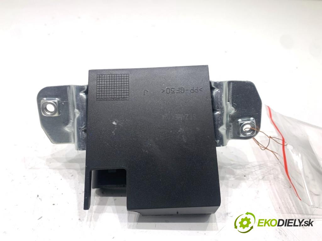 SEAT ALHAMBRA II nadwozie wielkoprzestrzenne (MPV) 2012 125 kW 2.0 TDI 1968 zámok dveří zadní část