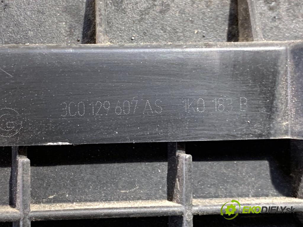 SEAT ALHAMBRA II nadwozie wielkoprzestrzenne (MPV) 2012 125 kW 2.0 TDI 1968 obal filtra vzduchu 3C0129607AS (Kryt vzduchového filtru)