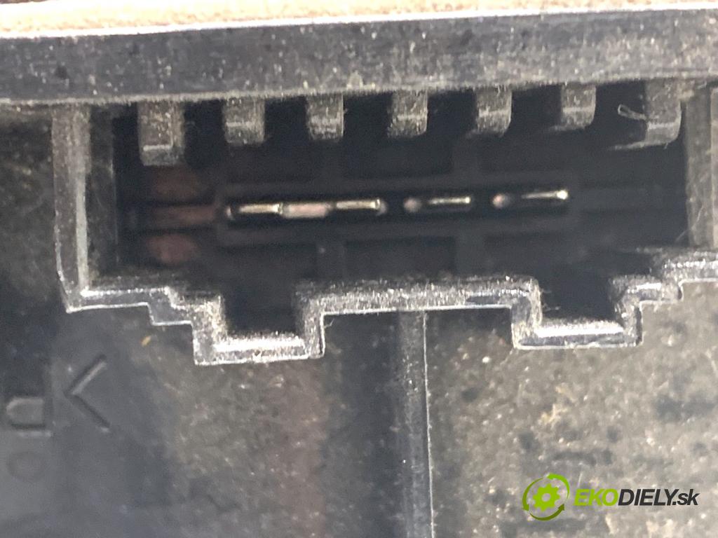 SEAT ALHAMBRA II nadwozie wielkoprzestrzenne (MPV) 2012 125 kW 2.0 TDI 1968 reproduktor Dvere predný pravy 7N0035454A