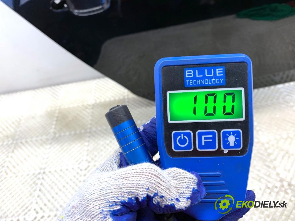 AUDI A4 B8 Kombi 2013 130 kW 2.0 TDI quattro 1968 dveře pravý zadní část LY9B