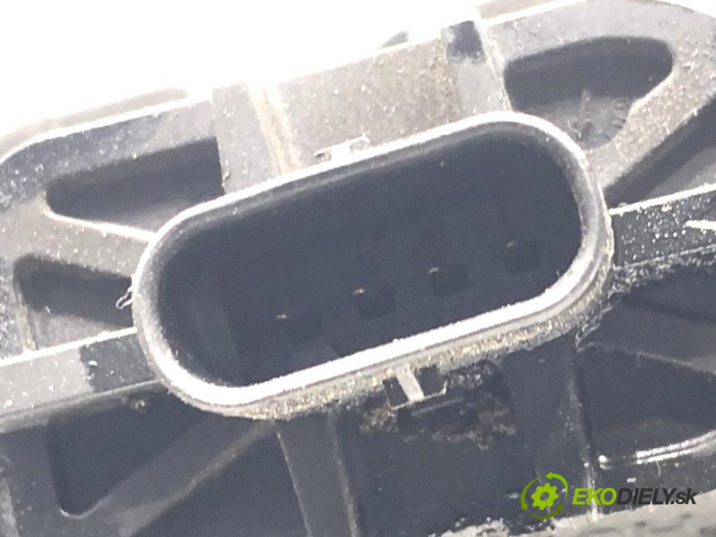 MERCEDES-BENZ W166 SUV 2013 190 kW ML 350 BlueTEC 4-matic (166.024) 2987 váha vzduchu A6420900048 (Snímač hmotnosti vzduchu)