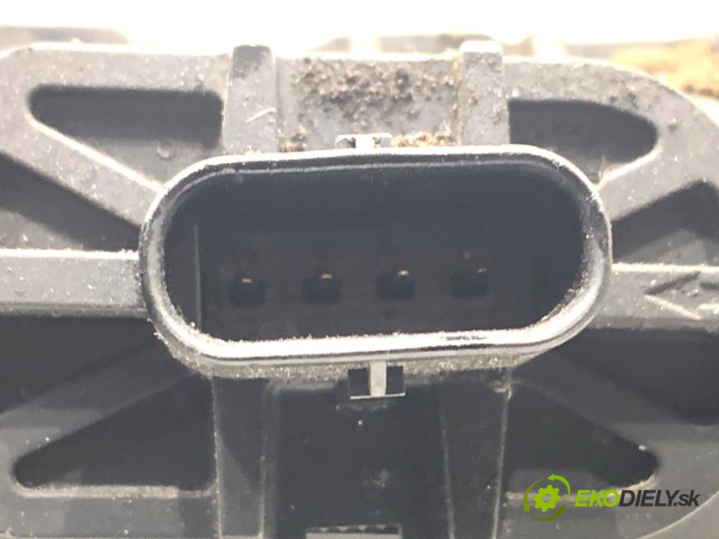 MERCEDES-BENZ W166 SUV 2013 190 kW ML 350 BlueTEC 4-matic (166.024) 2987 váha vzduchu A6420900048 (Snímač hmotnosti vzduchu)