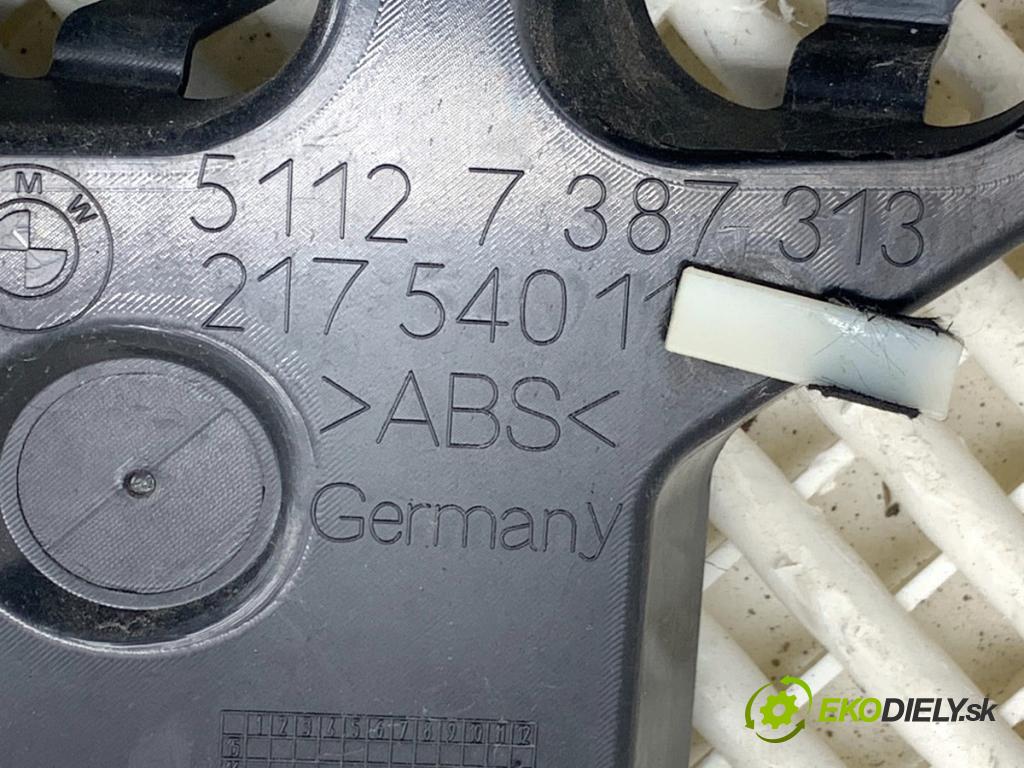BMW G31 Kombi 2020 140 kW 520 d 1995 Úchyt nárazníka zad stredový 7387313