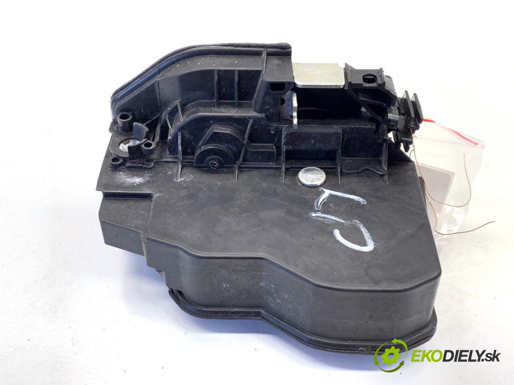 BMW F22 coupe 2017 272 kW M2 2979 zámok dveře levý přední část 7229461