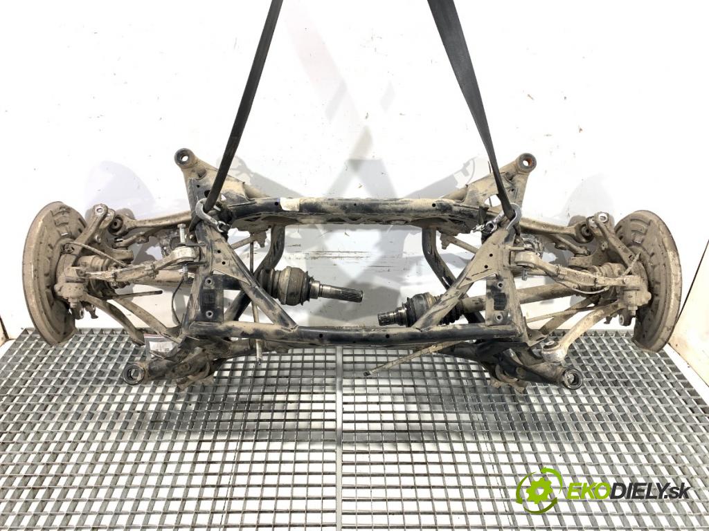 BMW F22 coupe 2017 272 kW M2 2979 Výstuha zad 