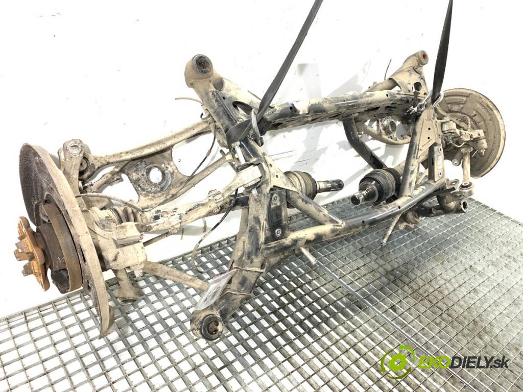 BMW F22 coupe 2017 272 kW M2 2979 Výstuha zad