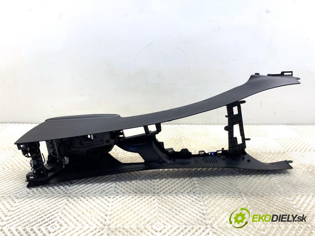 BMW F22 coupe 2017 272 kW M2 2979 Tunel středový 9230145 (Středový tunel)