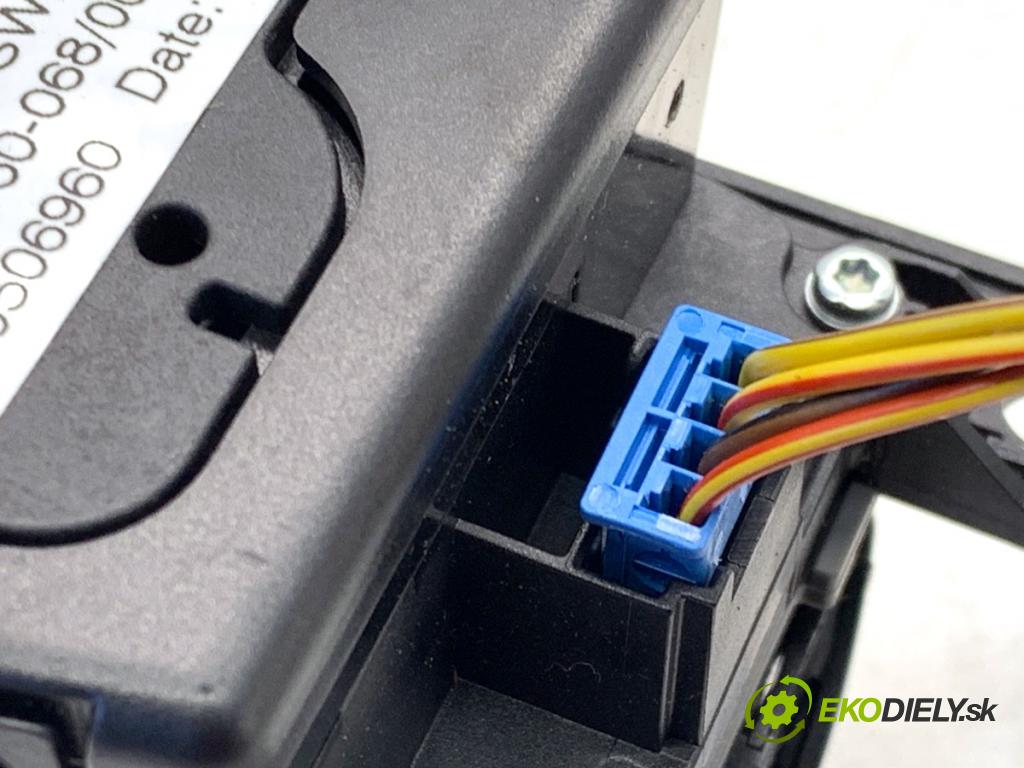 BMW F22 coupe 2017 272 kW M2 2979 přepínač IDRIVE 6829082