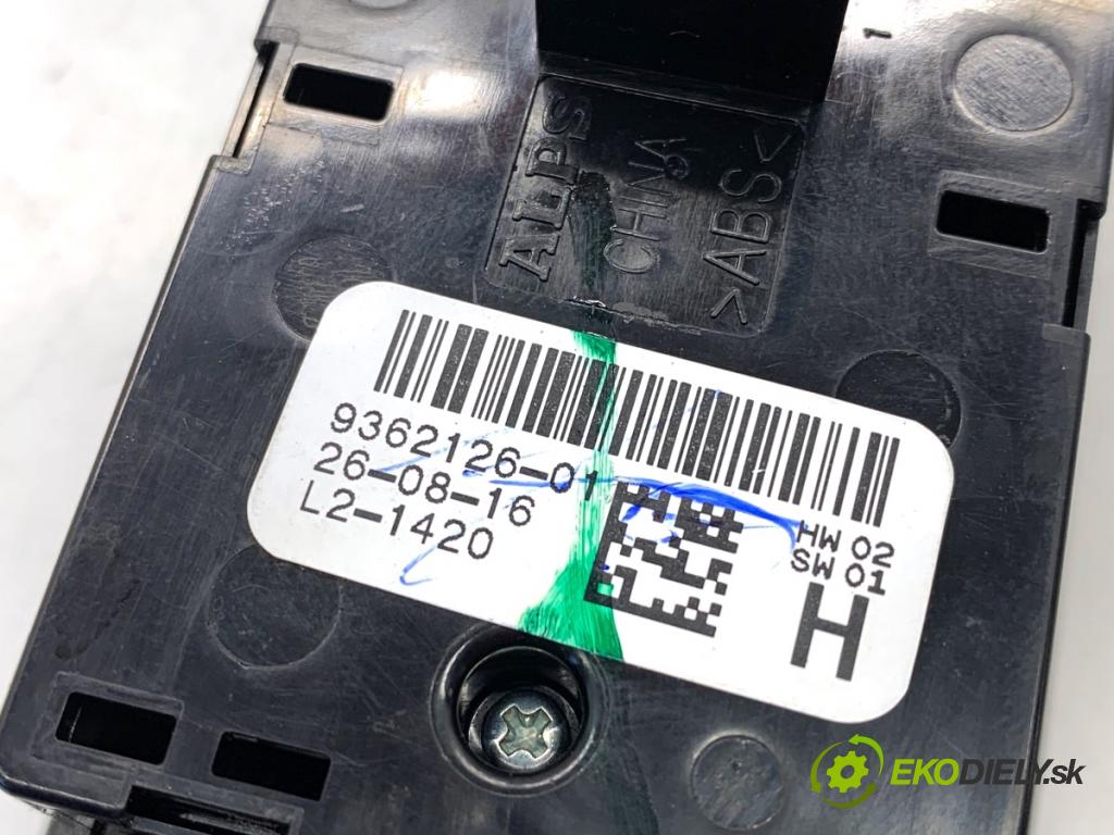 BMW F22 coupe 2017 272 kW M2 2979 přepínač oken  (Páčky pod volantem)