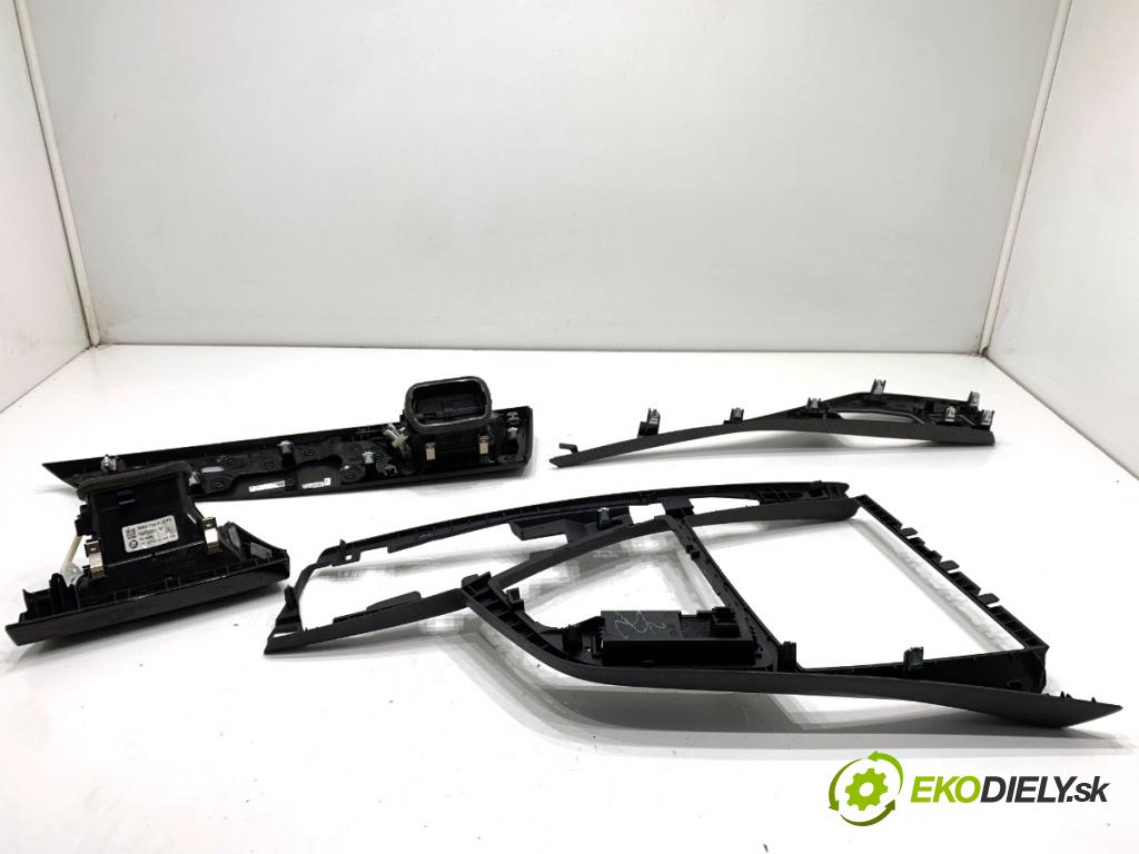 BMW F22 coupe 2017 272 kW M2 2979 lišty kryt 8065422 8065423 (Lišta)