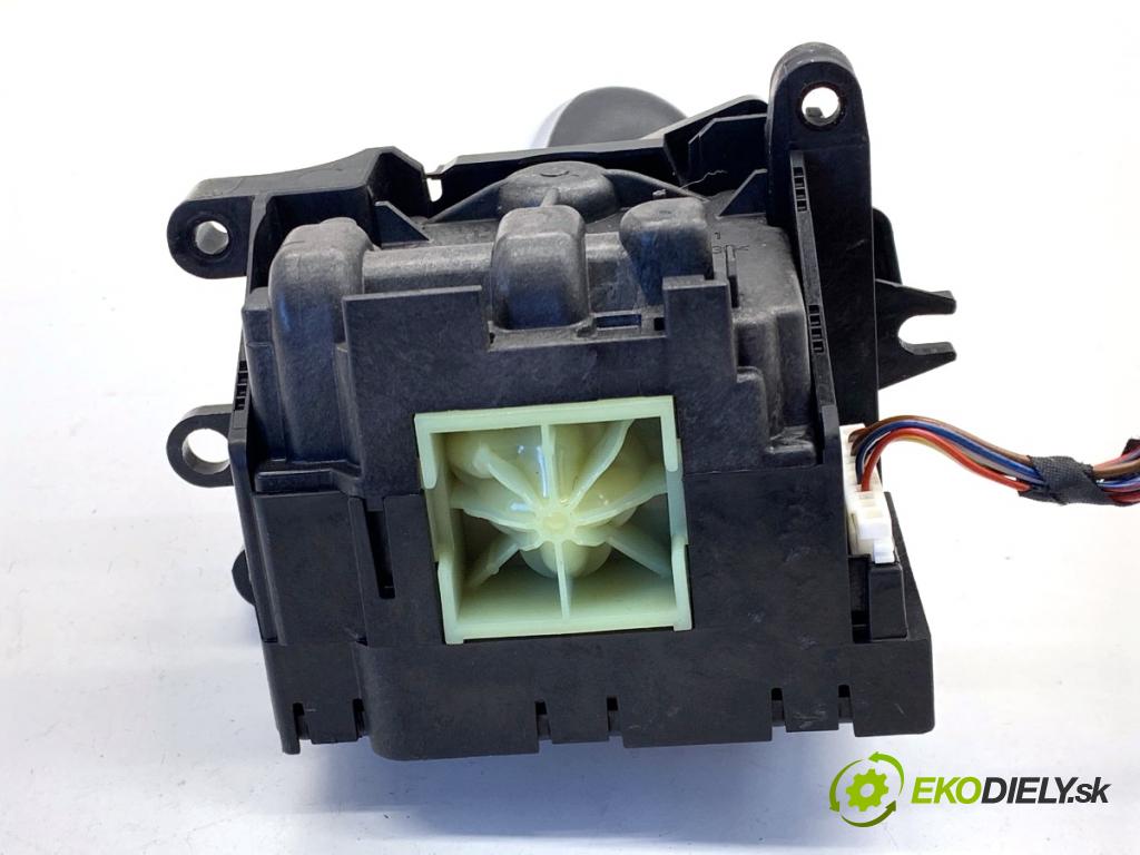 BMW F22 coupe 2017 272 kW M2 2979 Kulisa 7855496 (Rýchlostná páka (kulisa))