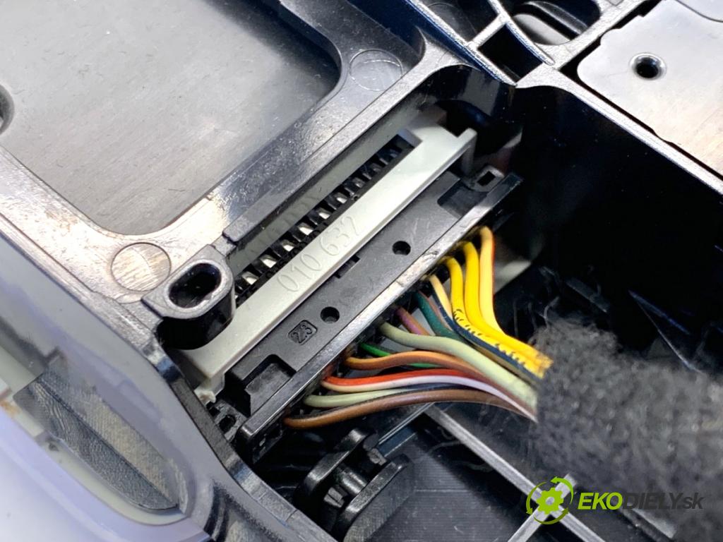 BMW F22 coupe 2017 272 kW M2 2979 Svetlo stropné 9312496