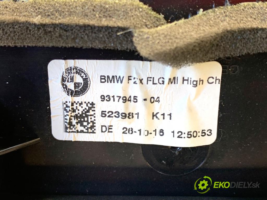 BMW F22 coupe 2017 272 kW M2 2979 Mriežky kúrenia predný 9317945