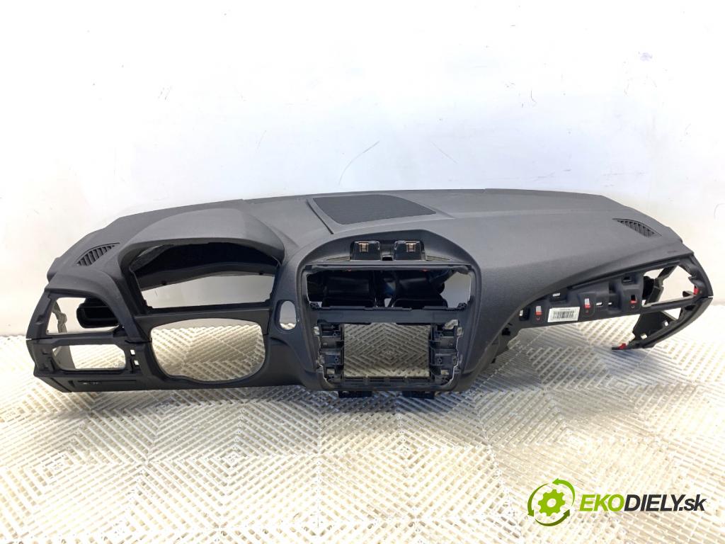 BMW F22 coupe 2017 272 kW M2 2979 palubní doska POLŠTÁŘ: spolujezdce 9226003