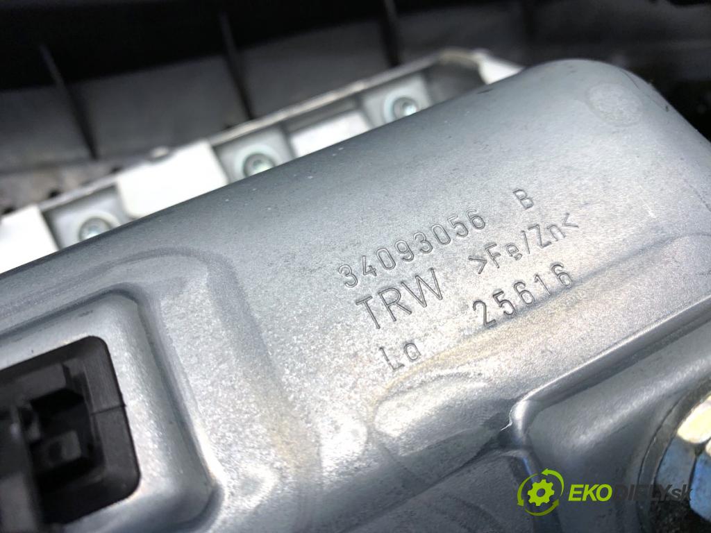 BMW F22 coupe 2017 272 kW M2 2979 palubní doska POLŠTÁŘ: spolujezdce 9226003