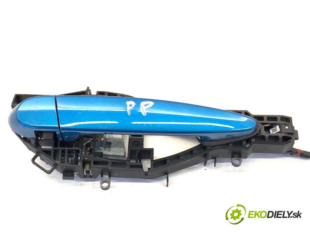 BMW F22 coupe 2017 272 kW M2 2979 Kľučka vonkajšia pravy predný 8067822