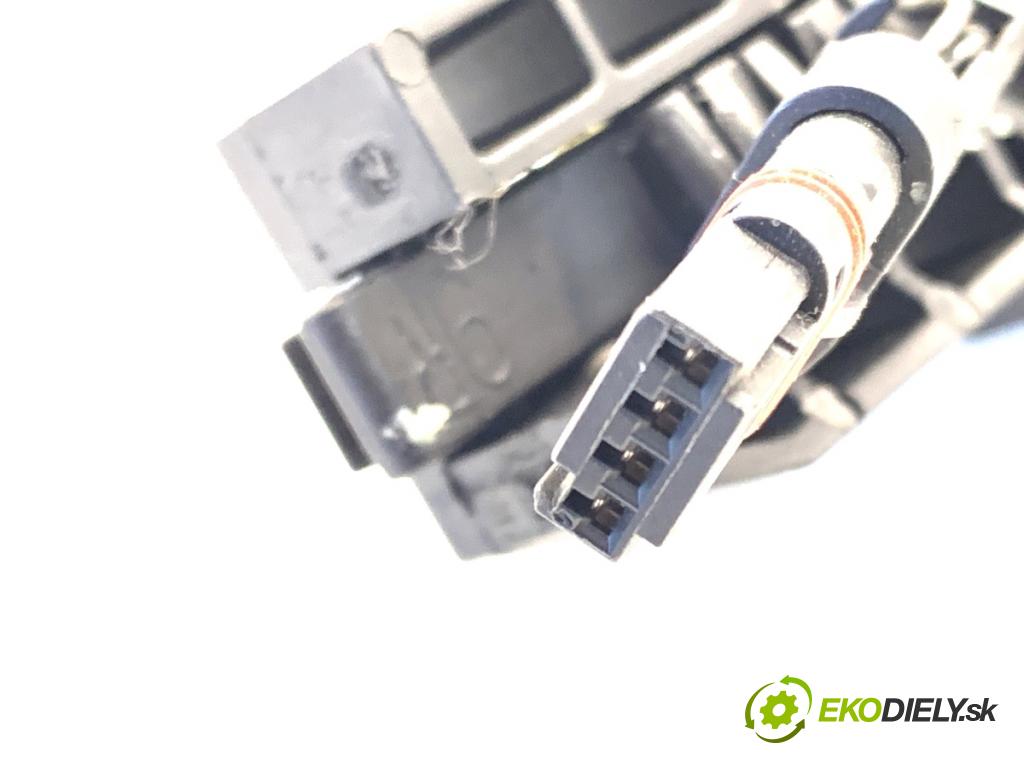 BMW F22 coupe 2017 272 kW M2 2979 Kľučka vonkajšia pravy predný 8067822