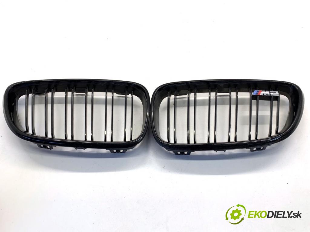 BMW F22 coupe 2017 272 kW M2 2979 mřížka maska 7295521 (Přední mřížka (maska chladiče))