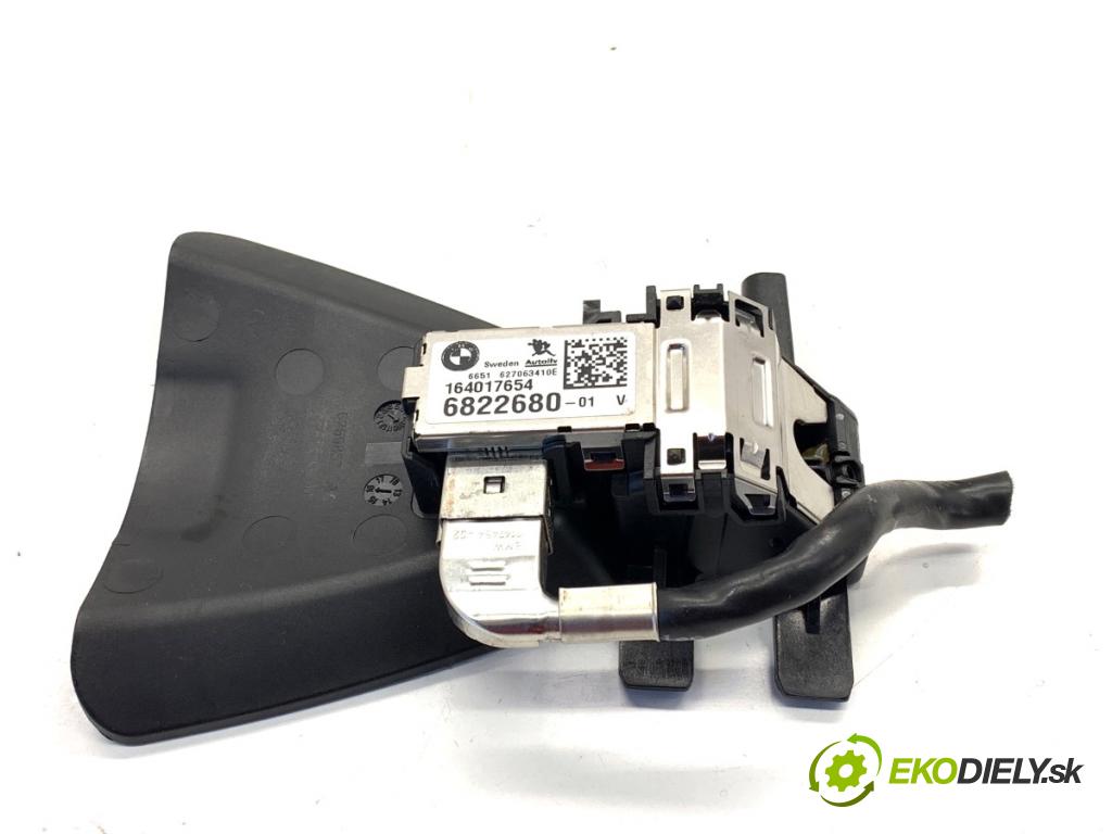 BMW F22 coupe 2017 272 kW M2 2979 KAMERA okna prednej 6822680