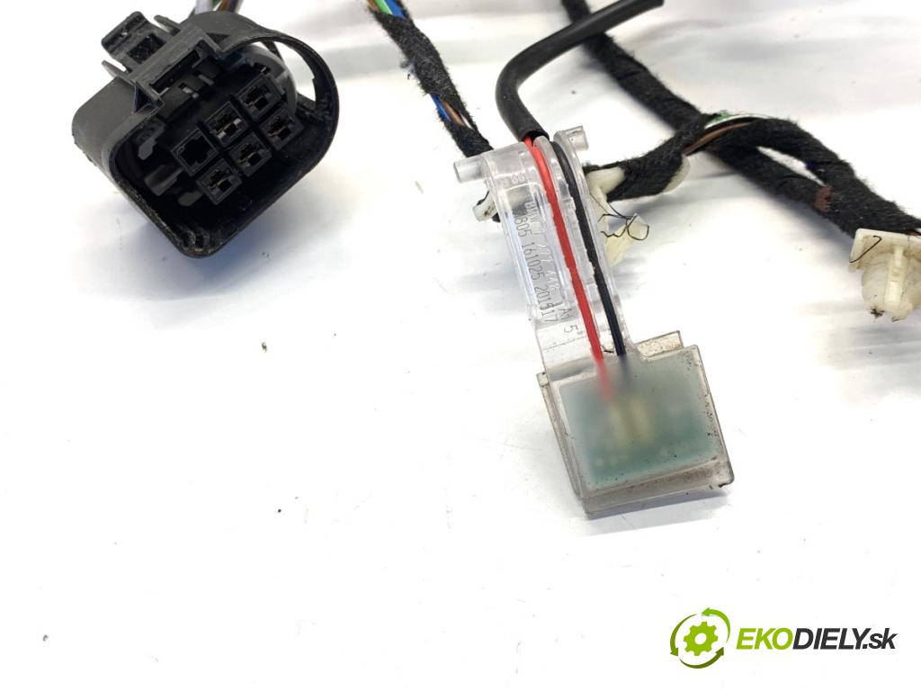 BMW F22 coupe 2017 272 kW M2 2979 Káblovačka Dvere predný pravy 9341005