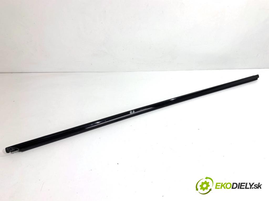 BMW F22 coupe 2017 272 kW M2 2979 lišta Sbírání: přední část pravý 