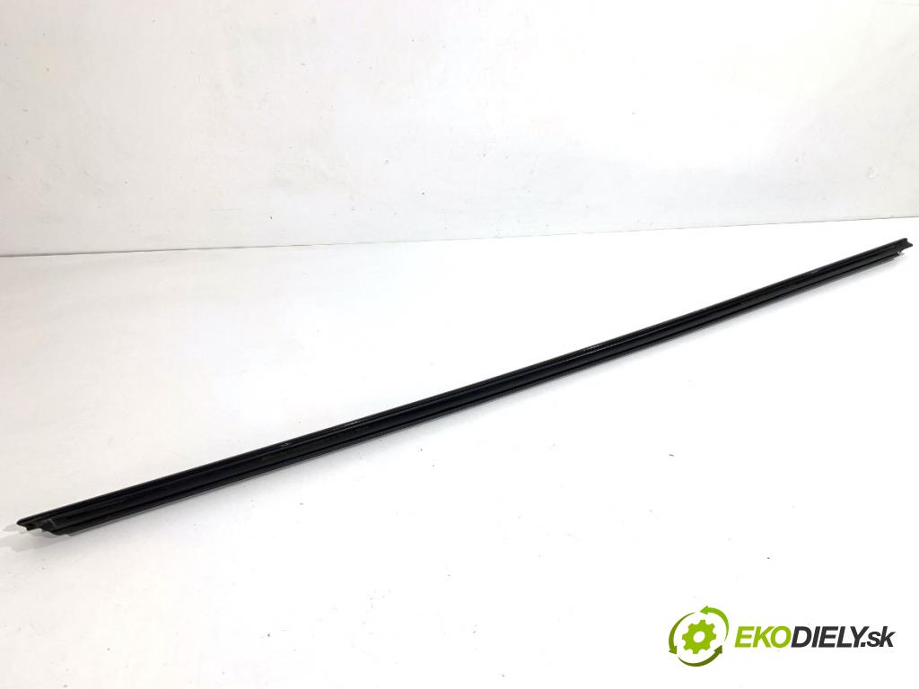 BMW F22 coupe 2017 272 kW M2 2979 Lišta Sbírání: predný pravy