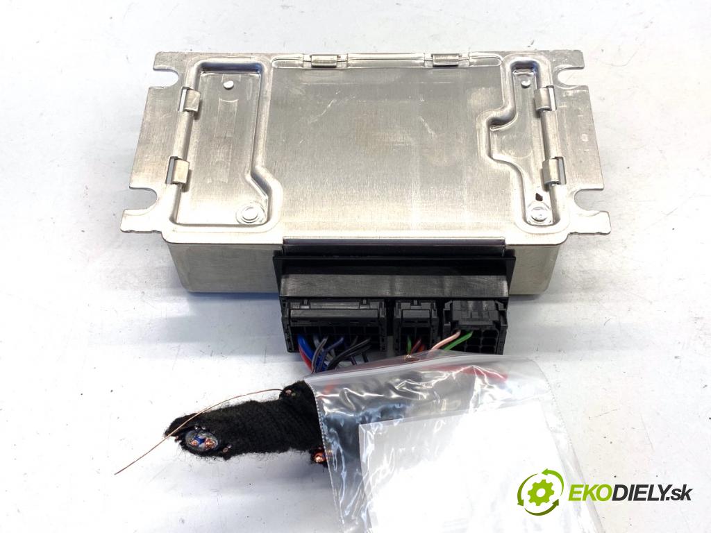 BMW F22 coupe 2017 272 kW M2 2979 modul zamknutí zadní část OSI GHAS 8065118